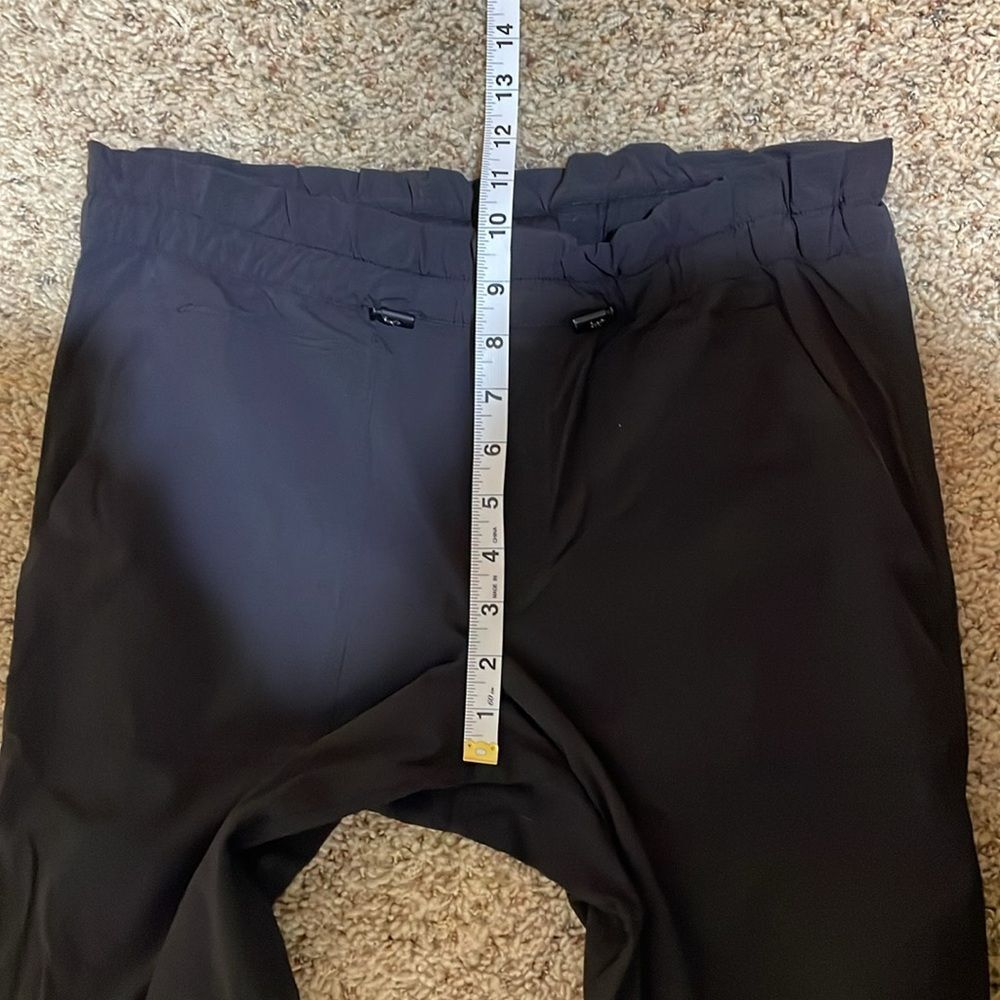 Athleta Trekkie Paper Bag Pants Black Pull On Nylon Hiking Size 6 405927 - Picture 12 of 13